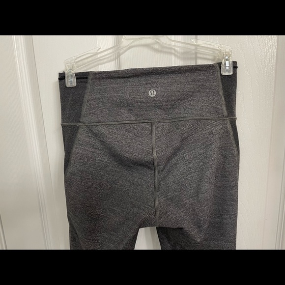 LULULEMON Featherlight 7/8 Tight size 6 - Picture 9 of 16